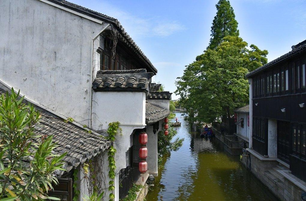 首届松花江滑冰马拉松｜快讯：冰上龙舟赛事前三名出炉